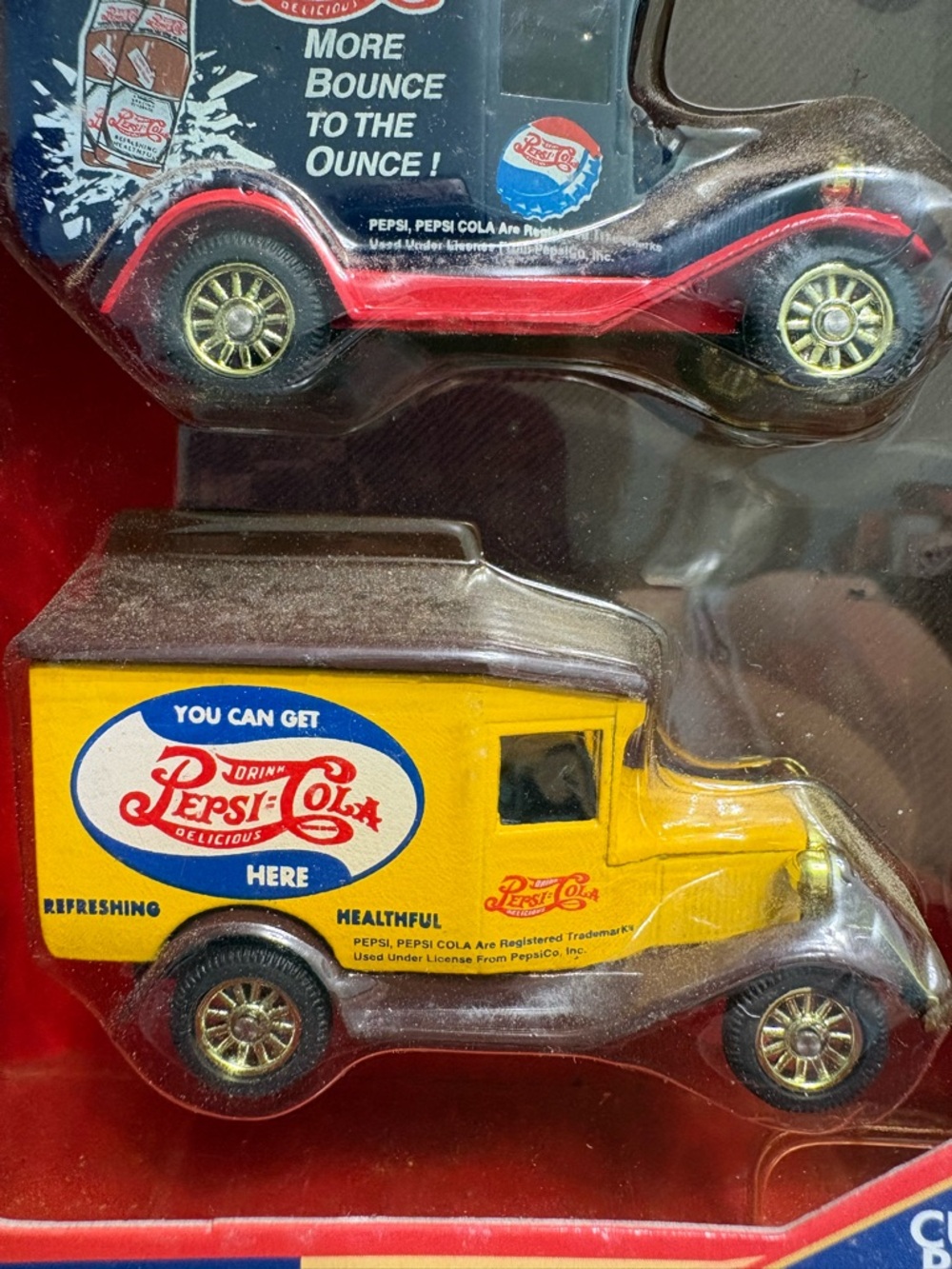 Pepsi-Cola Die-Cast Delivery Van Set - Blue, Red, Yellow, Cream NIP - Picture 2 of 6
